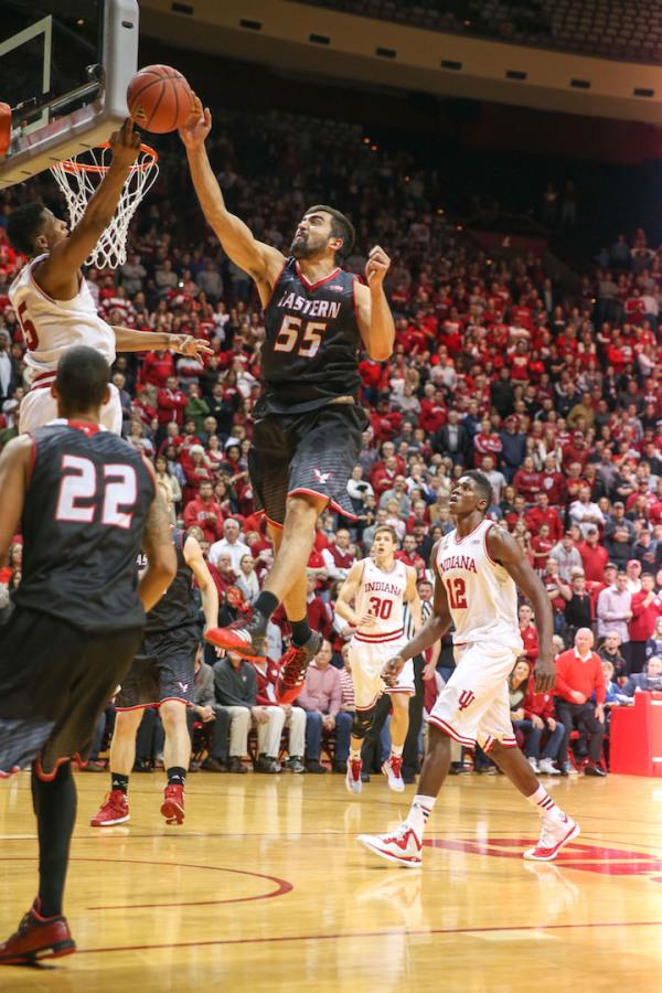 Venky Jois protects the basket against Indiana.