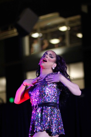 Arianna D. Spanic Kaine of Le Guriz lip-syncs a song during the show.