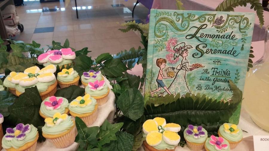 The Lemonade Serenade of The Thing in the Garden cupcakes on display at the Books2Eat contest.