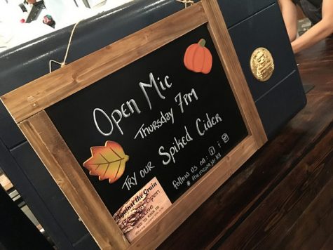 Open Mic Night at The Mason Jar offers beer, wines and featured drinks | Logan Stanley for The Easterner