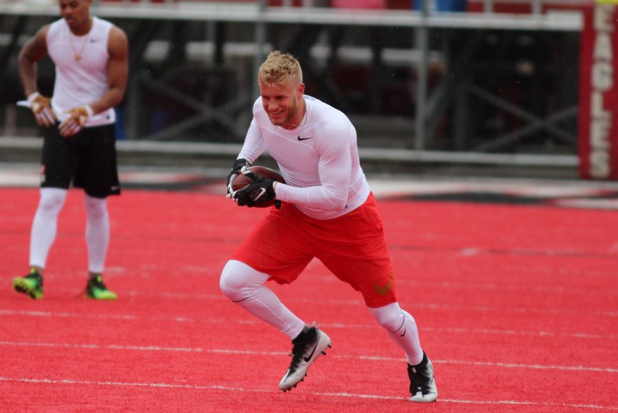 Wide receiver Cooper Kupp sprinting up the field during the wide receiver field session.