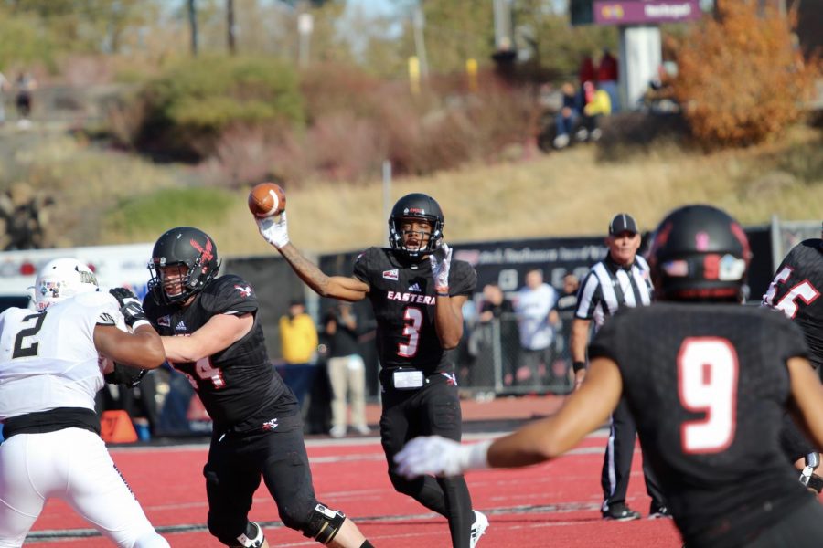 Sophomore+Eric+Barriere+throws+a+pass+against+Idaho.+Barriere+threw+for+a+career+high+326+yards+in+the+game.