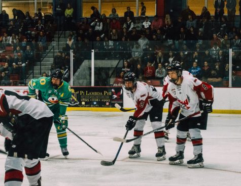 EWU and Oregon players get ready for a faceoff. Oregon swept EWU in the two game series.