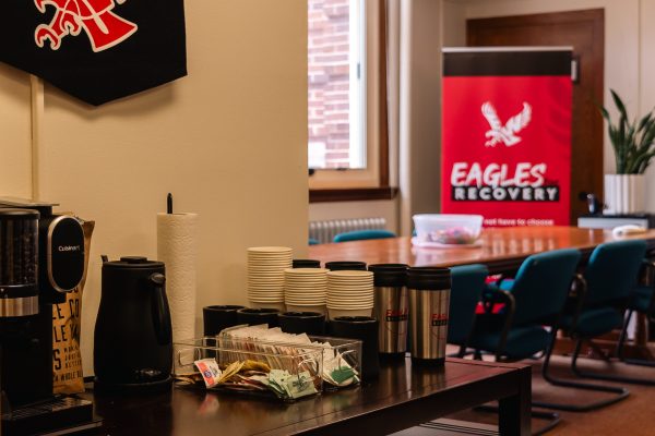 Eagles for Recovery lounge opens their doors to Eastern Washington University students
